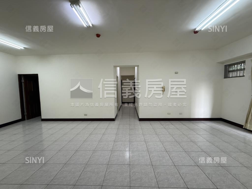 大鵬甲區朝南邊間三房房屋室內格局與周邊環境