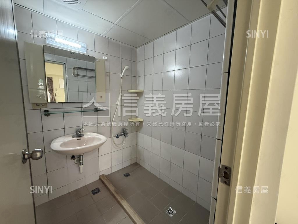 大鵬甲區朝南邊間三房房屋室內格局與周邊環境