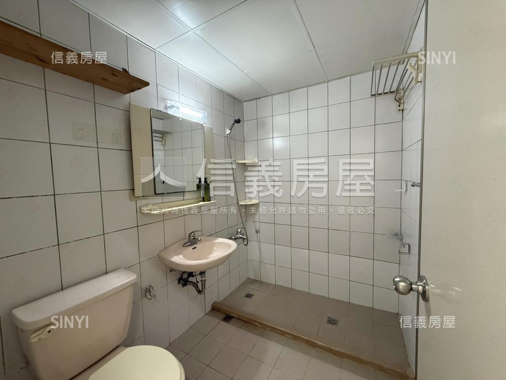 大鵬甲區朝南邊間三房房屋室內格局與周邊環境