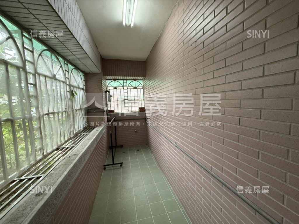 大鵬甲區朝南邊間三房房屋室內格局與周邊環境