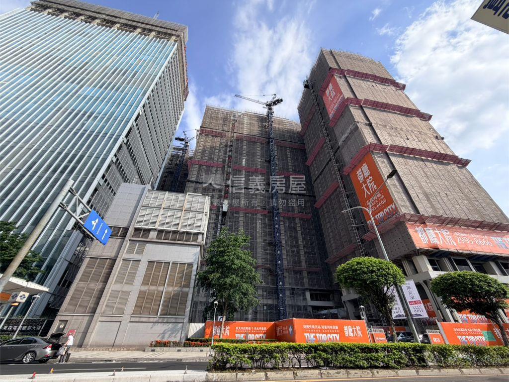都廳大院Ｆ棟高樓三房車位房屋室內格局與周邊環境