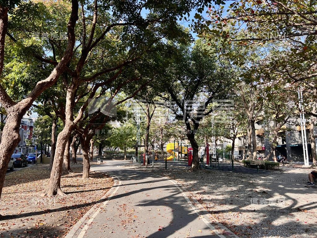 黃金宅可住、店、辦房屋室內格局與周邊環境