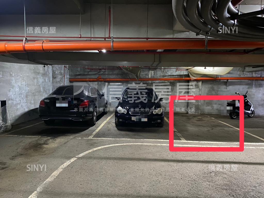 千秋萬世３房附車位房屋室內格局與周邊環境