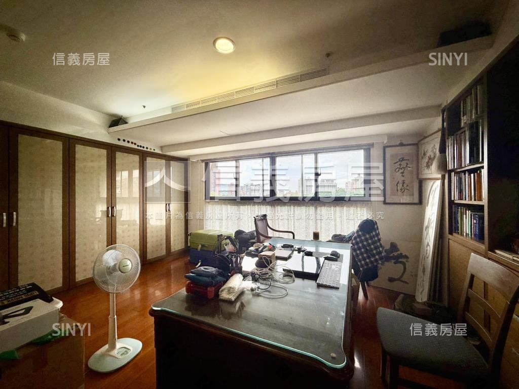 楓丹白鷺高樓雙車位房屋室內格局與周邊環境