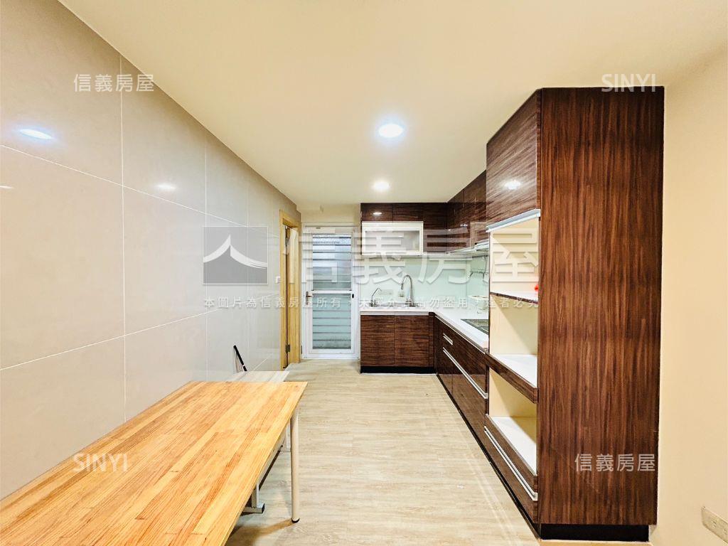 信義路美美小豪邸房屋室內格局與周邊環境