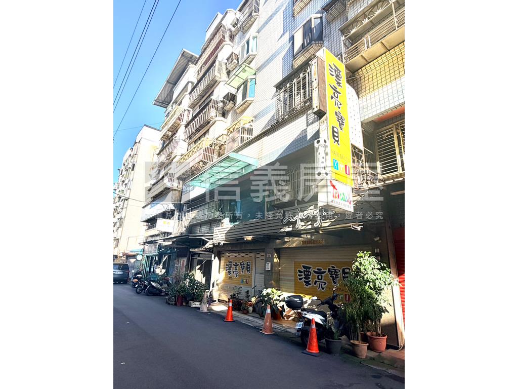 近華勛市場雙併大面寬店面房屋室內格局與周邊環境