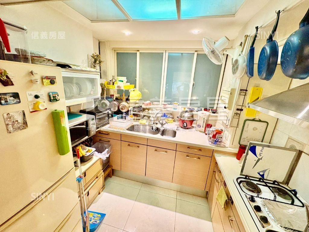 紀念館旁大空間兩房房屋室內格局與周邊環境