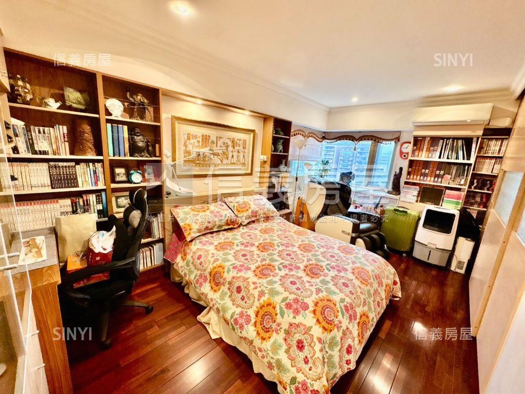 紀念館旁大空間兩房房屋室內格局與周邊環境