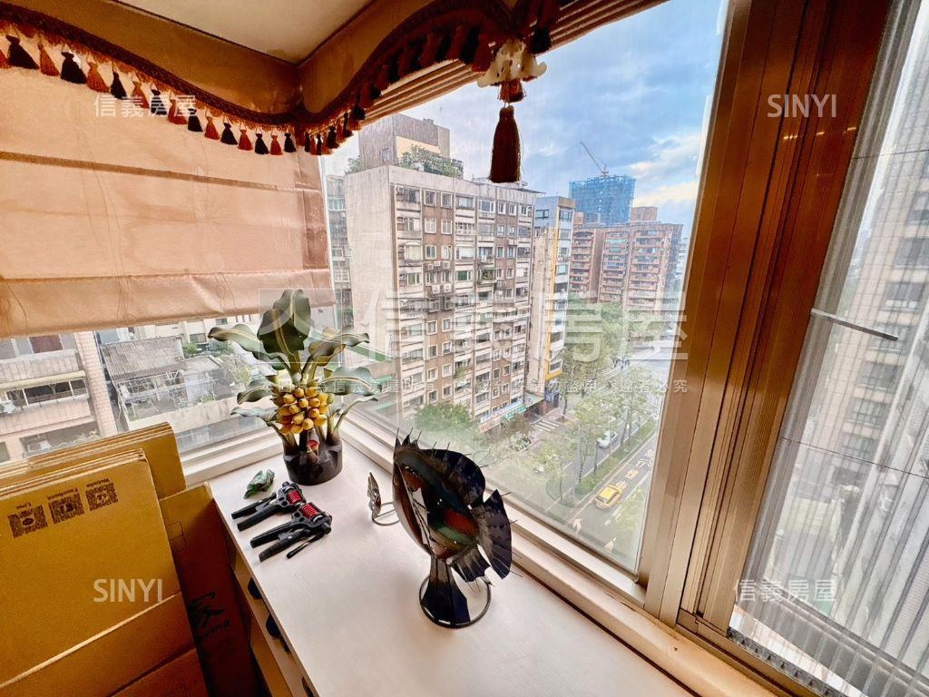 紀念館旁大空間兩房房屋室內格局與周邊環境