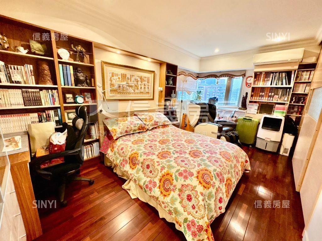 紀念館旁大空間兩房房屋室內格局與周邊環境