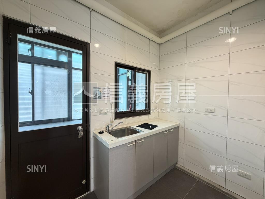 松柏街三面採光邊間３樓房屋室內格局與周邊環境