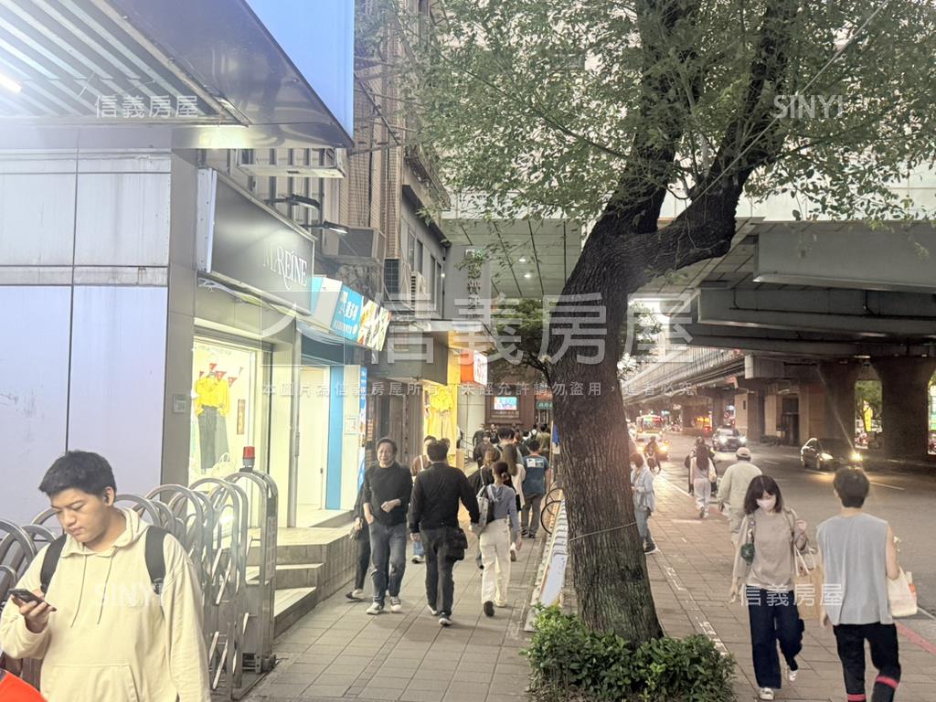 專約正捷運旁１＋２金店面房屋室內格局與周邊環境