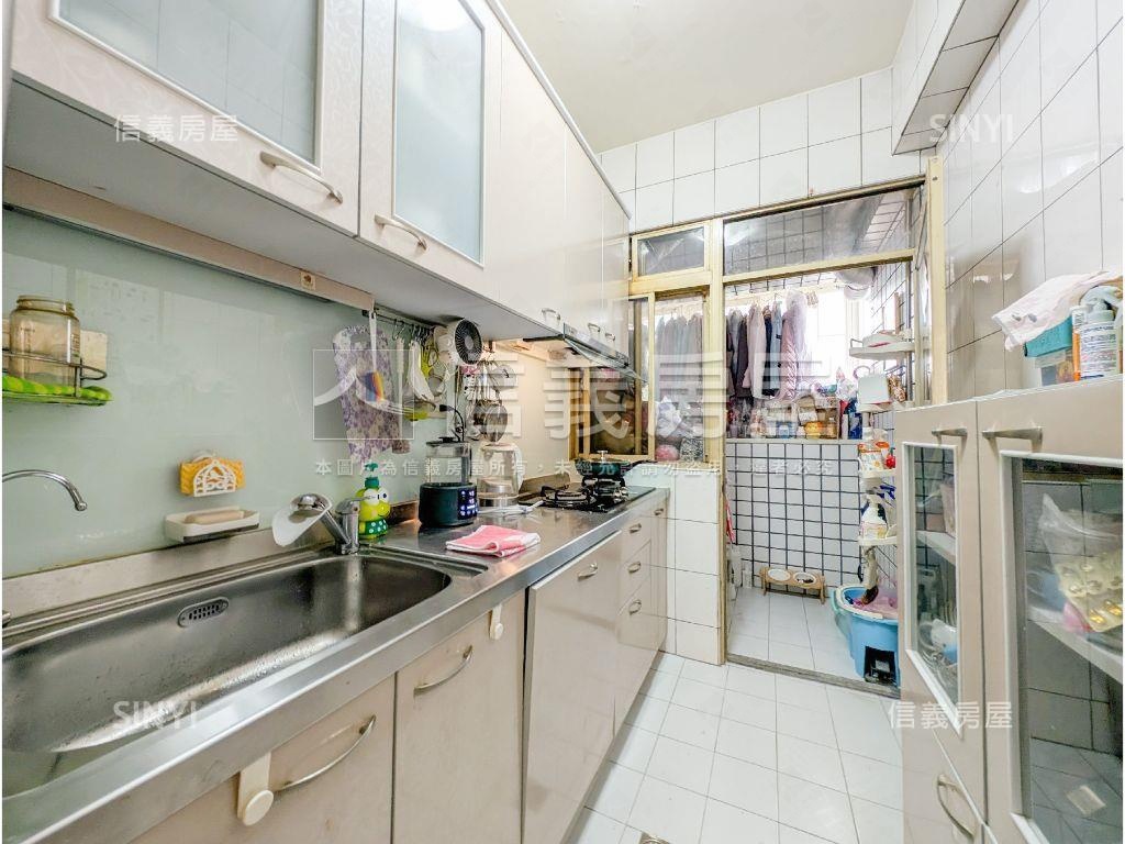 光影透亮北醫靜巷稀有電梯房屋室內格局與周邊環境