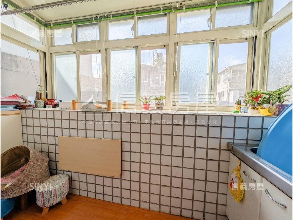 光影透亮北醫靜巷稀有電梯房屋室內格局與周邊環境