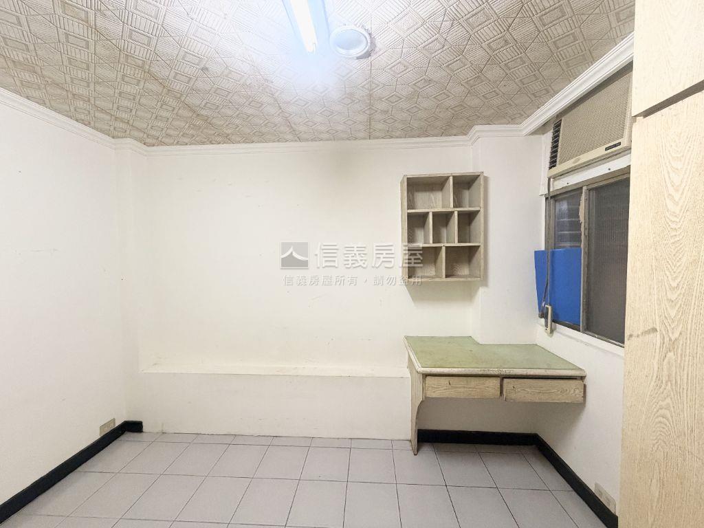 臨江公園旁土地持份大房屋室內格局與周邊環境