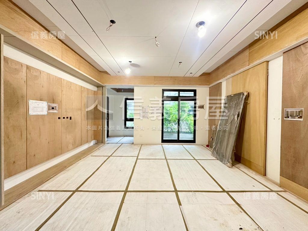 羅運瑪丁尼茲雙車位房屋室內格局與周邊環境