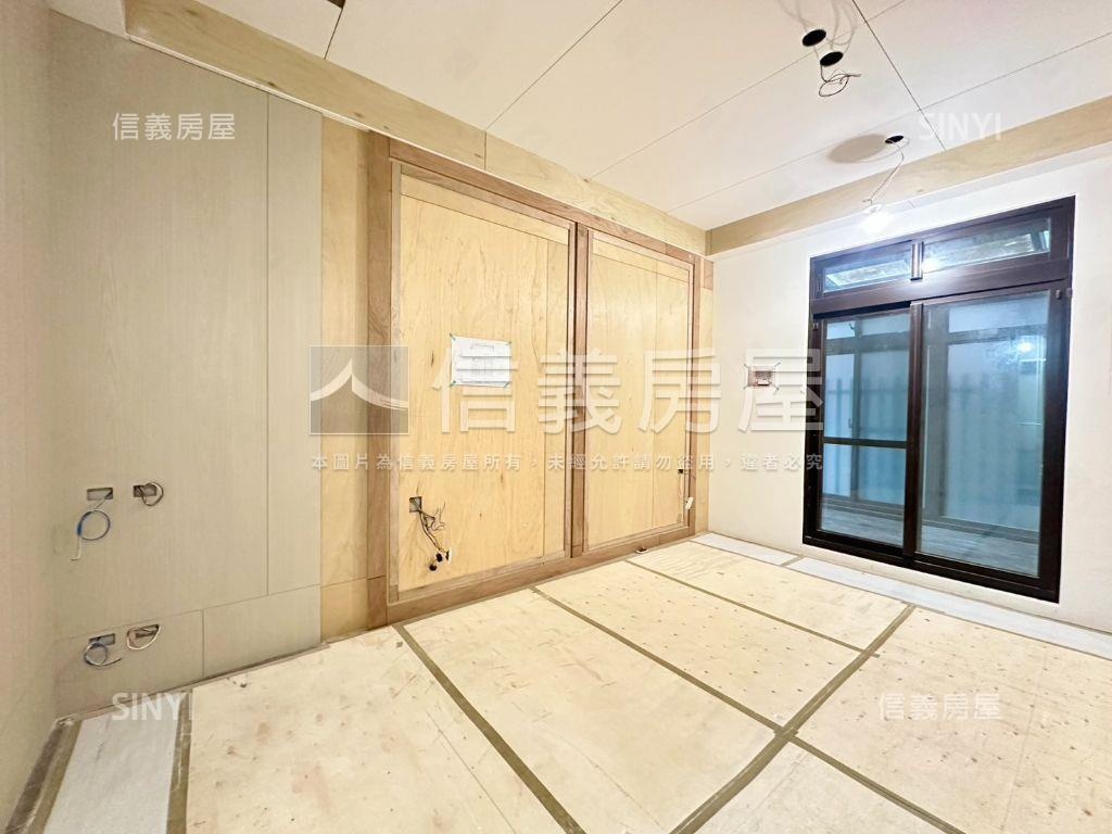 羅運瑪丁尼茲雙車位房屋室內格局與周邊環境
