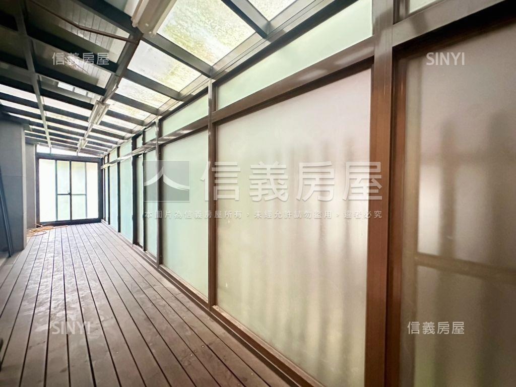 羅運瑪丁尼茲雙車位房屋室內格局與周邊環境