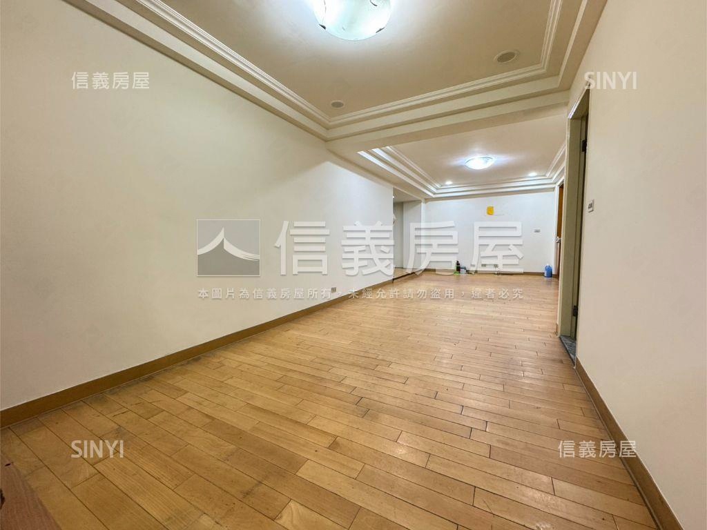 雙捷運三房房屋室內格局與周邊環境