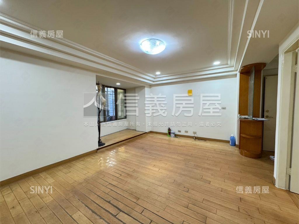 雙捷運三房房屋室內格局與周邊環境