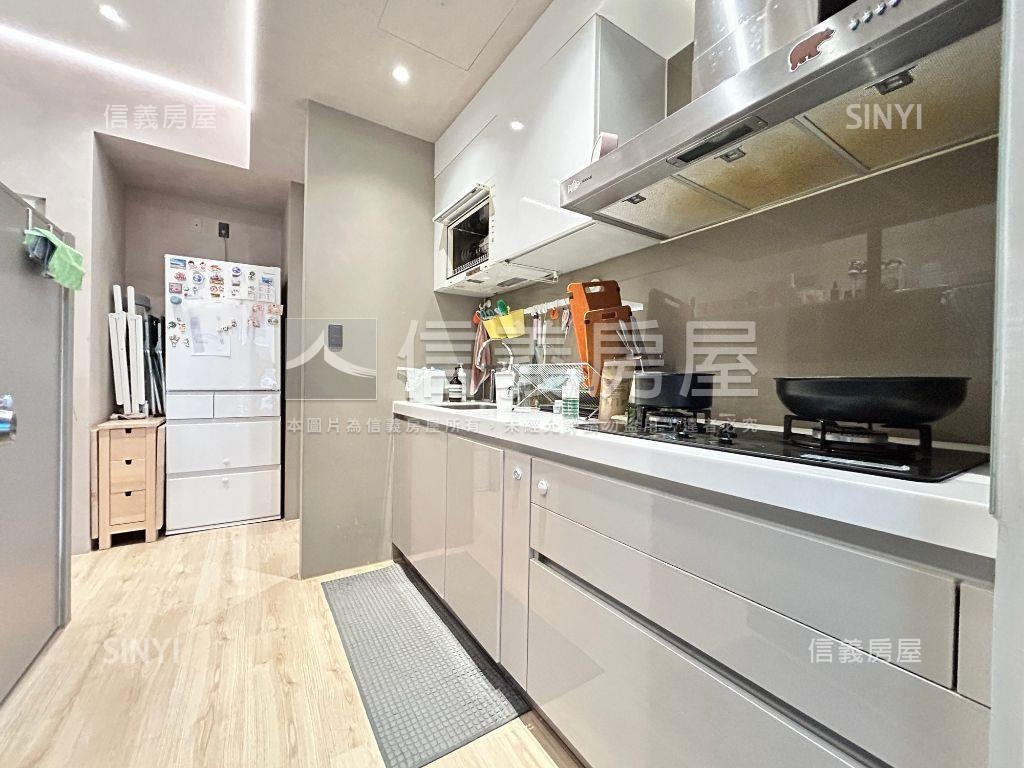 專任☆精裝修質感兩房平車房屋室內格局與周邊環境