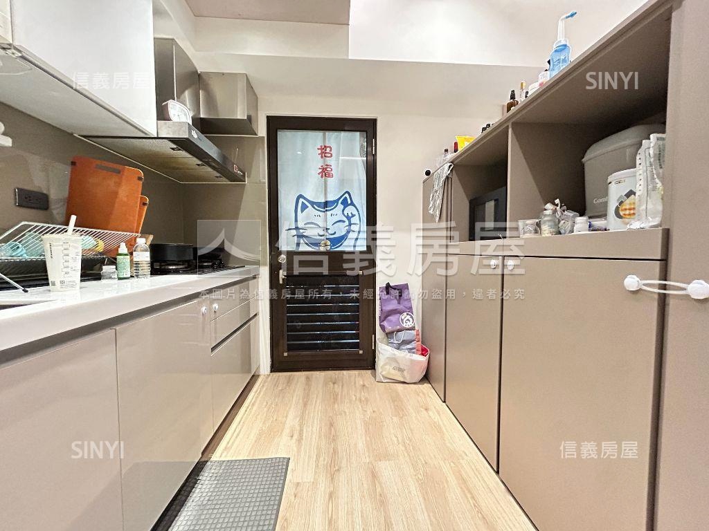 專任☆精裝修質感兩房平車房屋室內格局與周邊環境