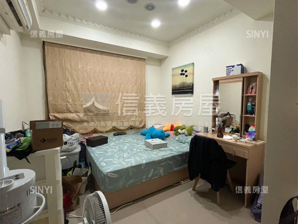 近文化國小群都三房車位房屋室內格局與周邊環境