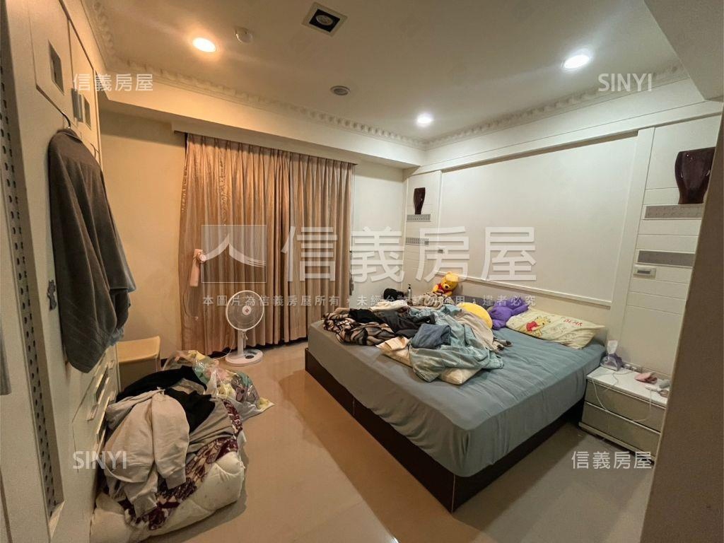 近文化國小群都三房車位房屋室內格局與周邊環境