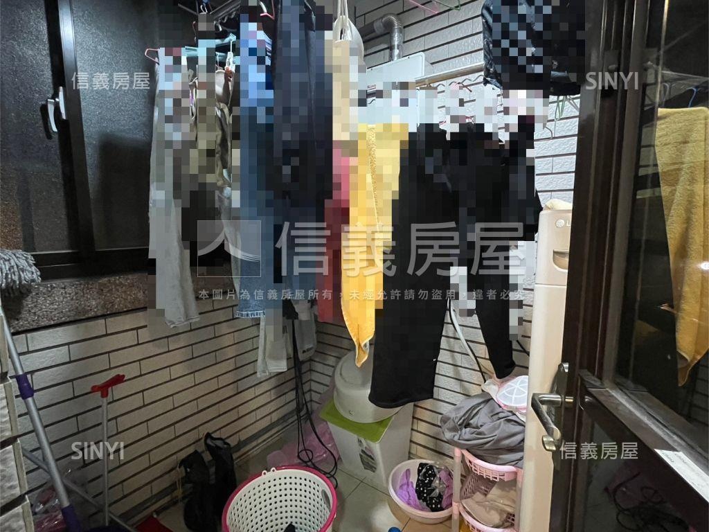 近文化國小群都三房車位房屋室內格局與周邊環境