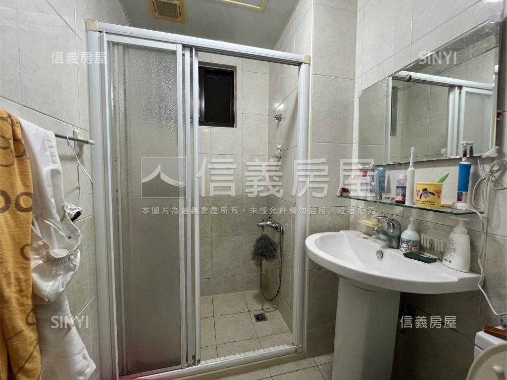 近文化國小群都三房車位房屋室內格局與周邊環境