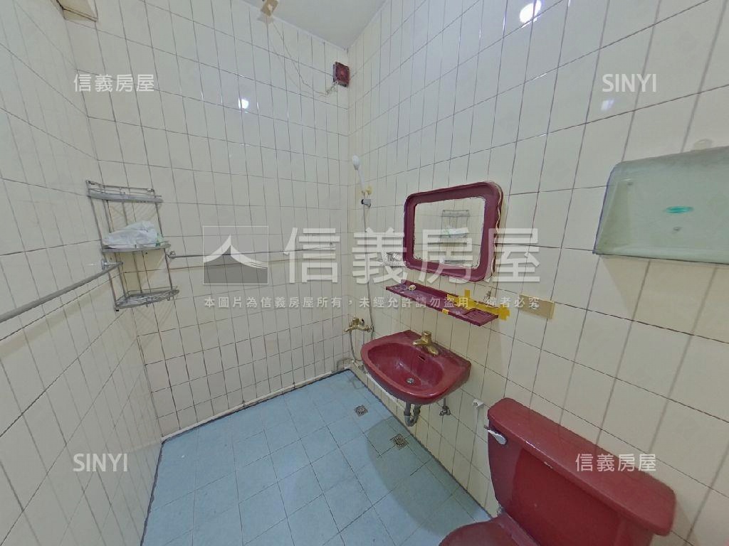 雙捷運標格方正美寓房屋室內格局與周邊環境