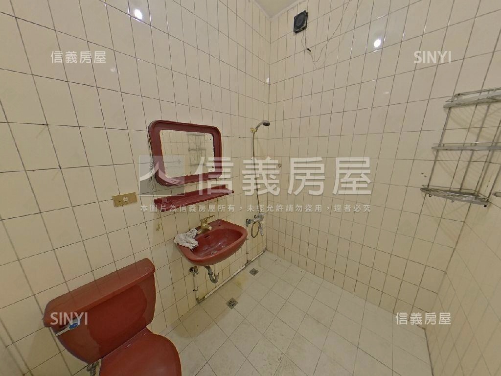 雙捷運標格方正美寓房屋室內格局與周邊環境