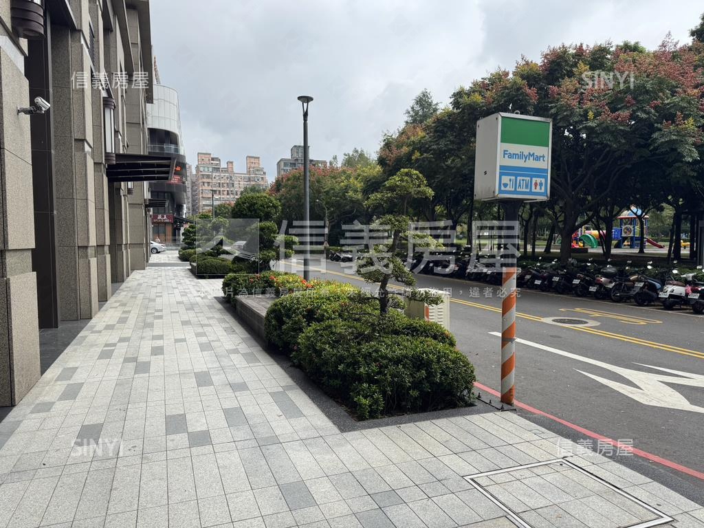不廣告文化三路燙金店面１房屋室內格局與周邊環境