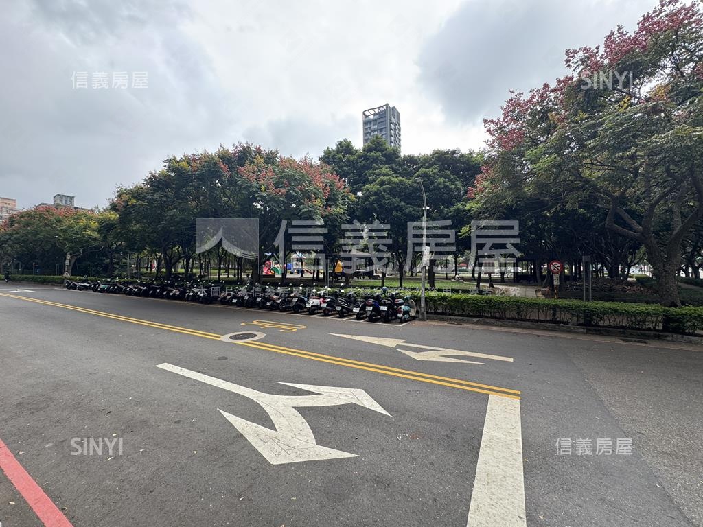 不廣告文化三路燙金店面１房屋室內格局與周邊環境