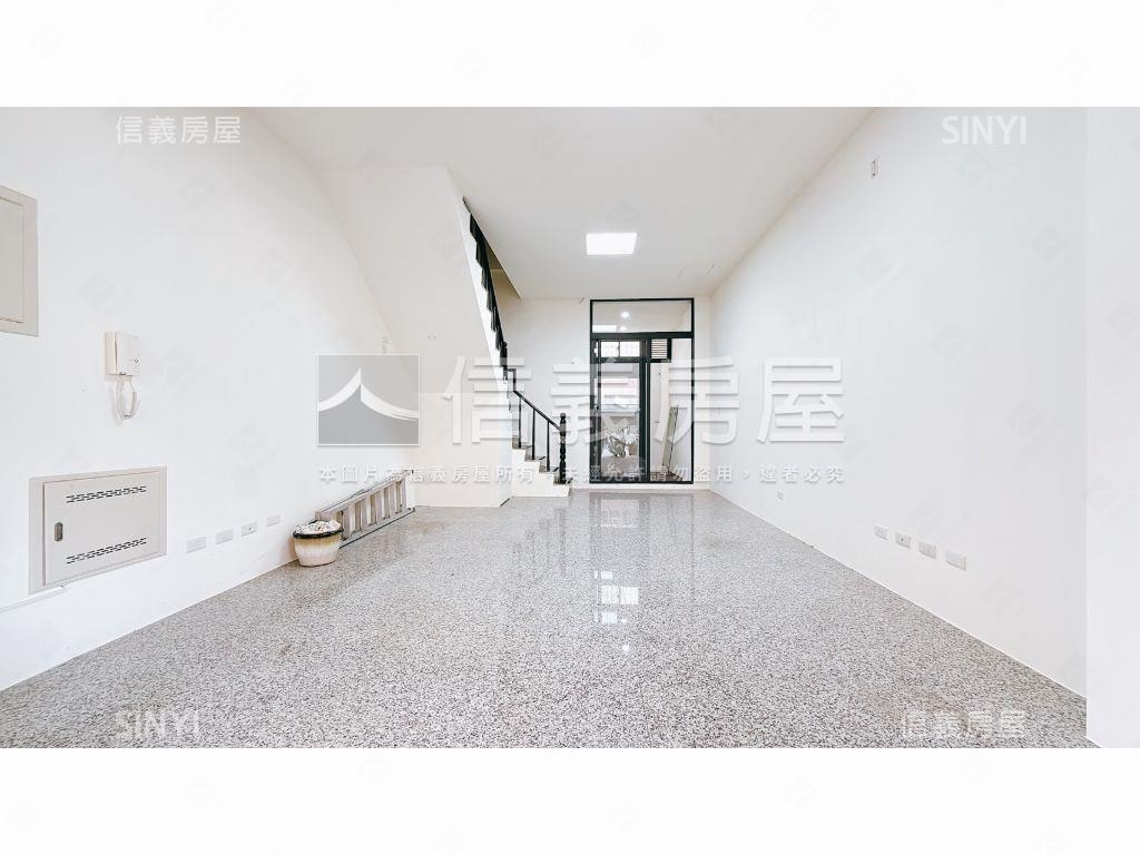 水湳屋齡７年角間透天店面房屋室內格局與周邊環境