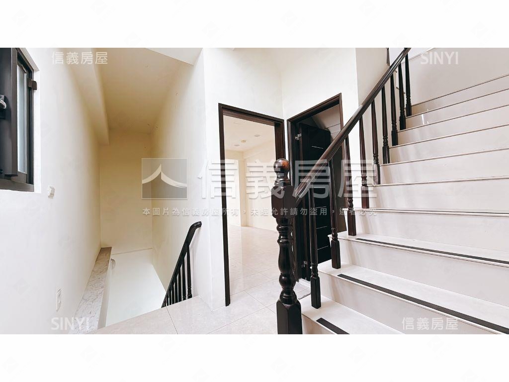 水湳屋齡７年角間透天店面房屋室內格局與周邊環境