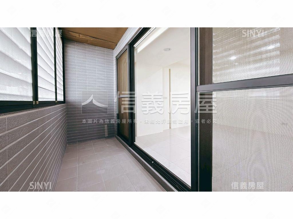 水湳屋齡７年角間透天店面房屋室內格局與周邊環境