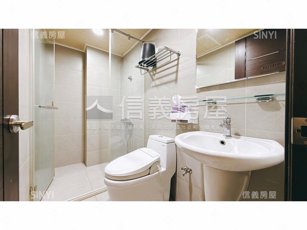 水湳屋齡７年角間透天店面房屋室內格局與周邊環境