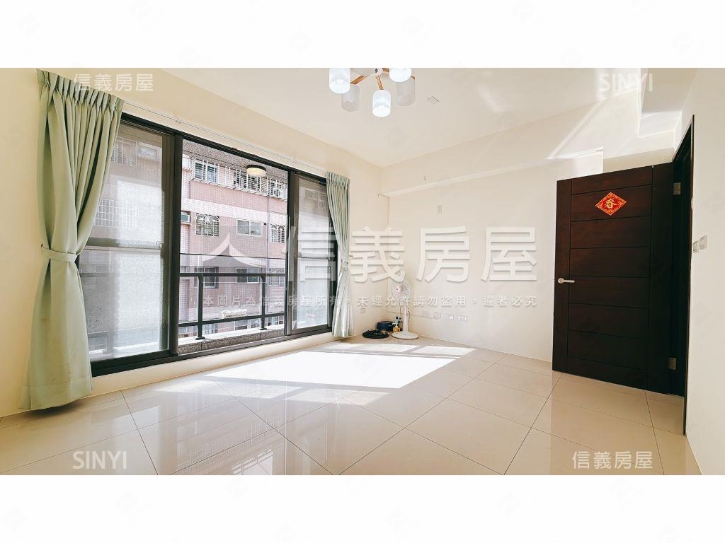 水湳屋齡７年角間透天店面房屋室內格局與周邊環境