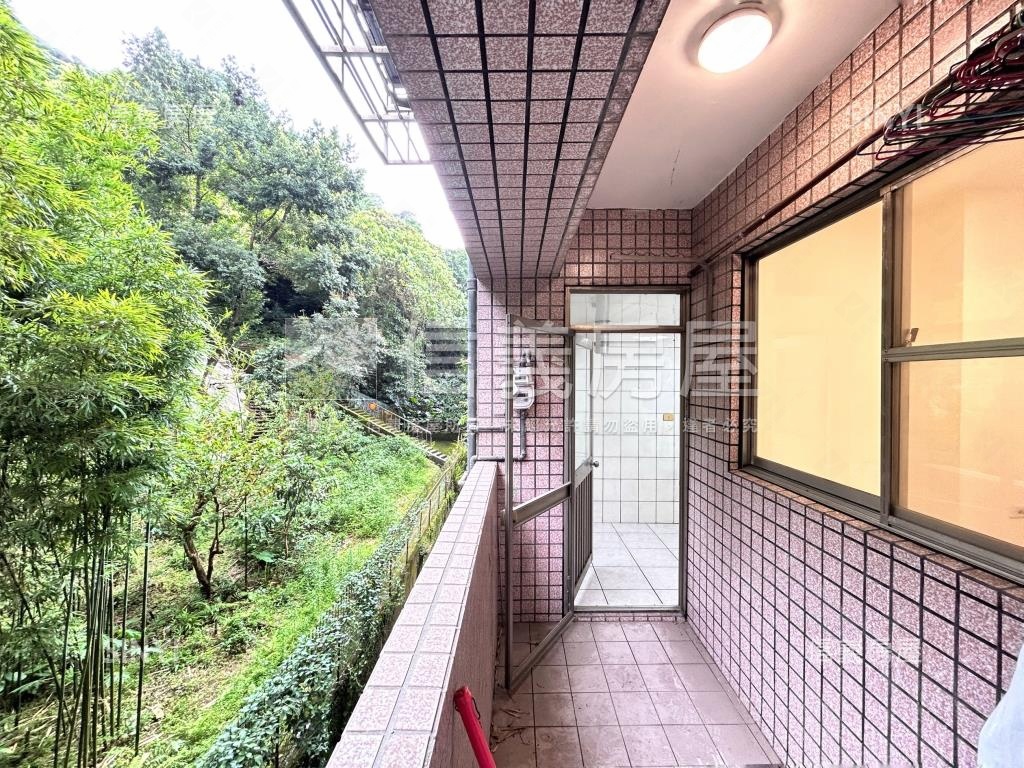 嘉年華前後陽台正三房房屋室內格局與周邊環境