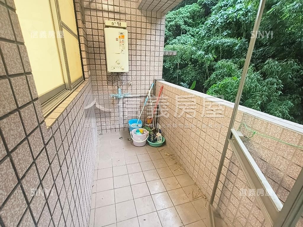 嘉年華前後陽台正三房房屋室內格局與周邊環境