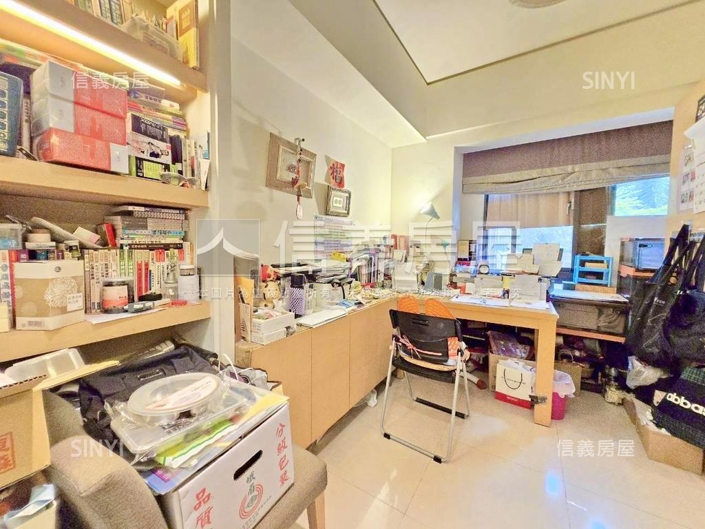 國美康寧城堡稀有露臺戶房屋室內格局與周邊環境