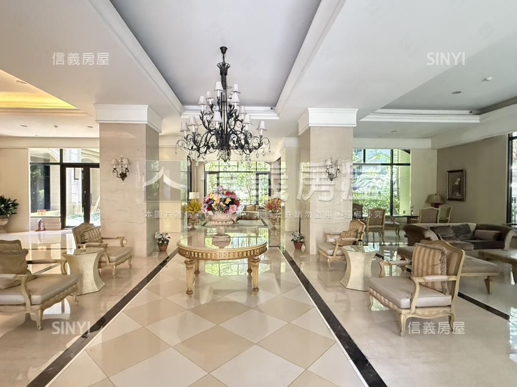 國美康寧城堡稀有露臺戶房屋室內格局與周邊環境