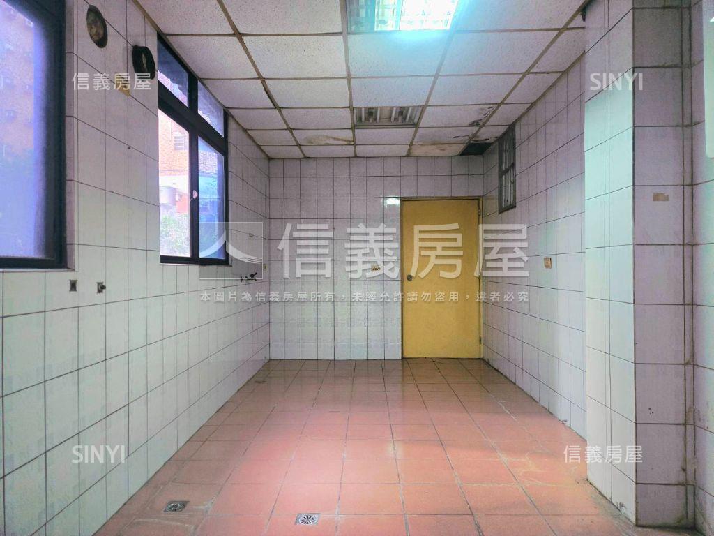 中和捷運大庭院一樓房屋室內格局與周邊環境