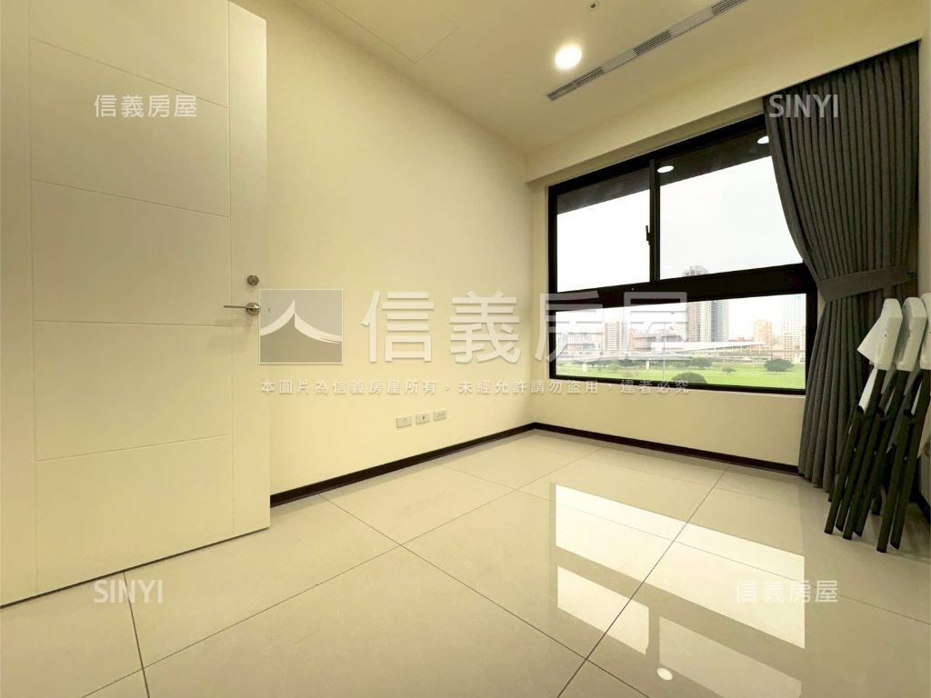 「新」冠德天韻２房車位房屋室內格局與周邊環境