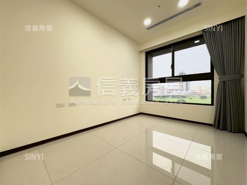 「新」冠德天韻２房車位房屋室內格局與周邊環境