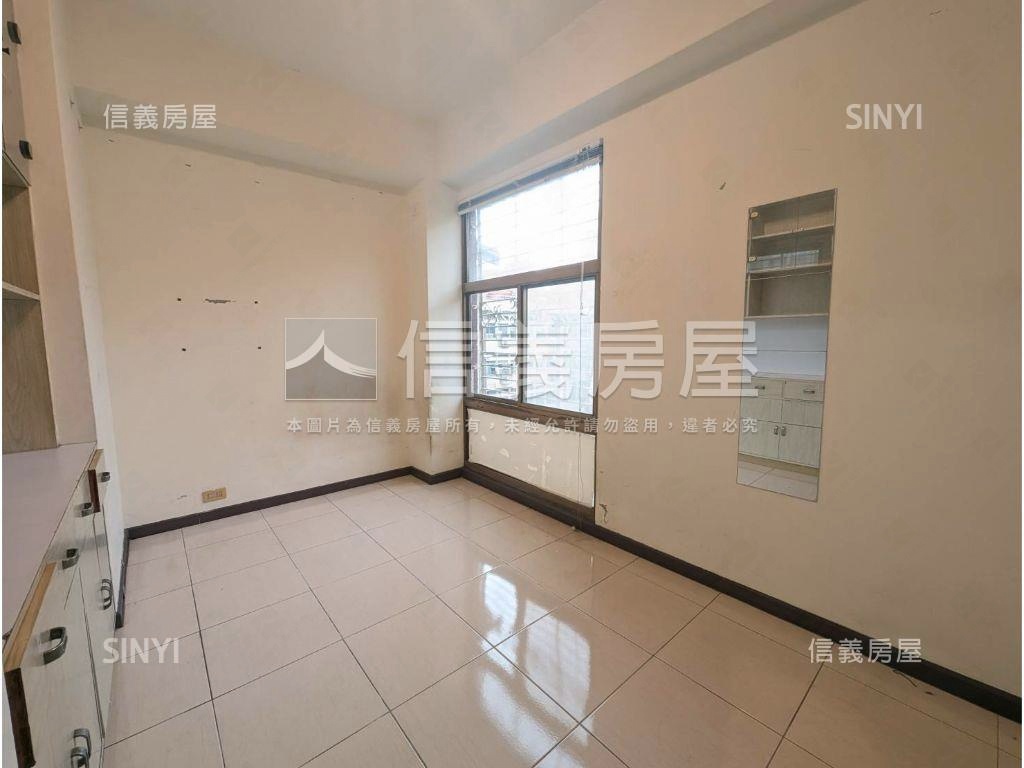 海華面校園～三房兩衛邊間房屋室內格局與周邊環境