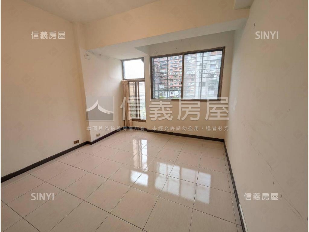 海華面校園～三房兩衛邊間房屋室內格局與周邊環境