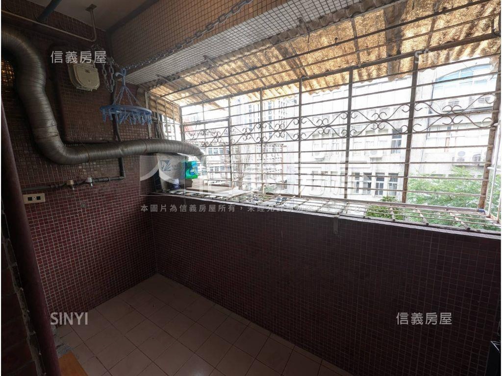 海華面校園～三房兩衛邊間房屋室內格局與周邊環境