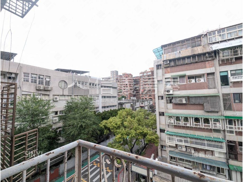 海華面校園～三房兩衛邊間房屋室內格局與周邊環境